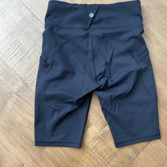 Basically NEW Lululemon cycling shorts - Picture 3 of 3
